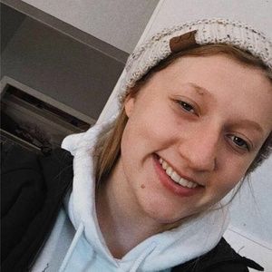 Meet your Posher, Carly